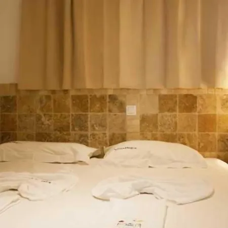 Ξενοδοχείο με διαμερίσματα Magna (adults Only)